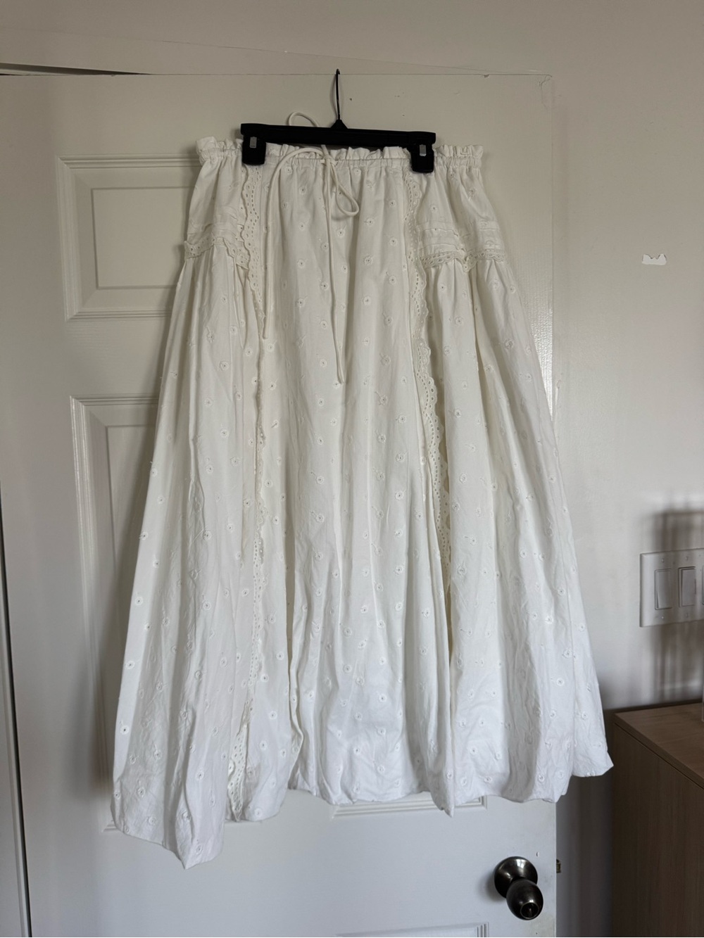 Women's Agatha lace trim embroidered Cream Eyelet Skirt - Picture 3 of 7